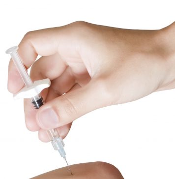 Prik met pijnstilling in de bilspier effectief bij heupartrose injectie-bil