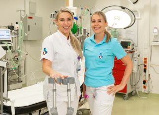 Fysiotherapeut kijkt mee bij patiënten op de Spoedeisende Hulp Op de foto: klinisch fysiotherapeut Kira Stok (links) en SEH-verpleegkundige i.o. Hester Molenaar coördineren de pilot.