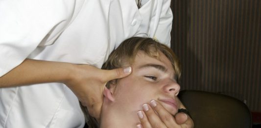 Cervicale manipulatie ligt opnieuw onder het vergrootglas